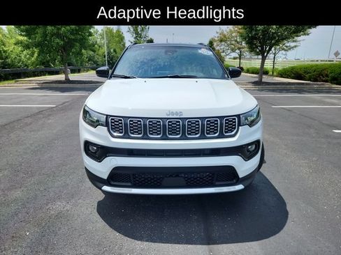 Used 2025 Jeep Compass Limited AWD/4WD image 2