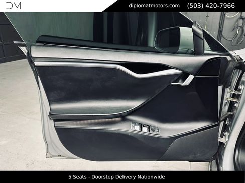 Used 2016 Tesla Model S 70 RWD image 24