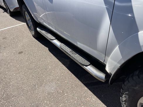 Used 2017 Toyota 4Runner SR5 AWD/4WD image 4