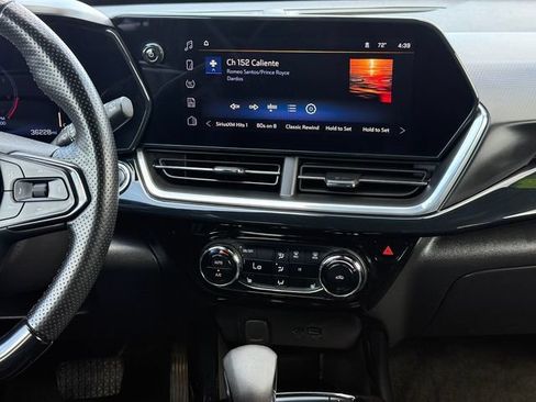 Used 2024 Chevrolet Trax RS FWD image 8