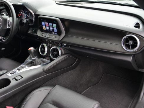 Used 2018 Chevrolet Camaro SS image 41