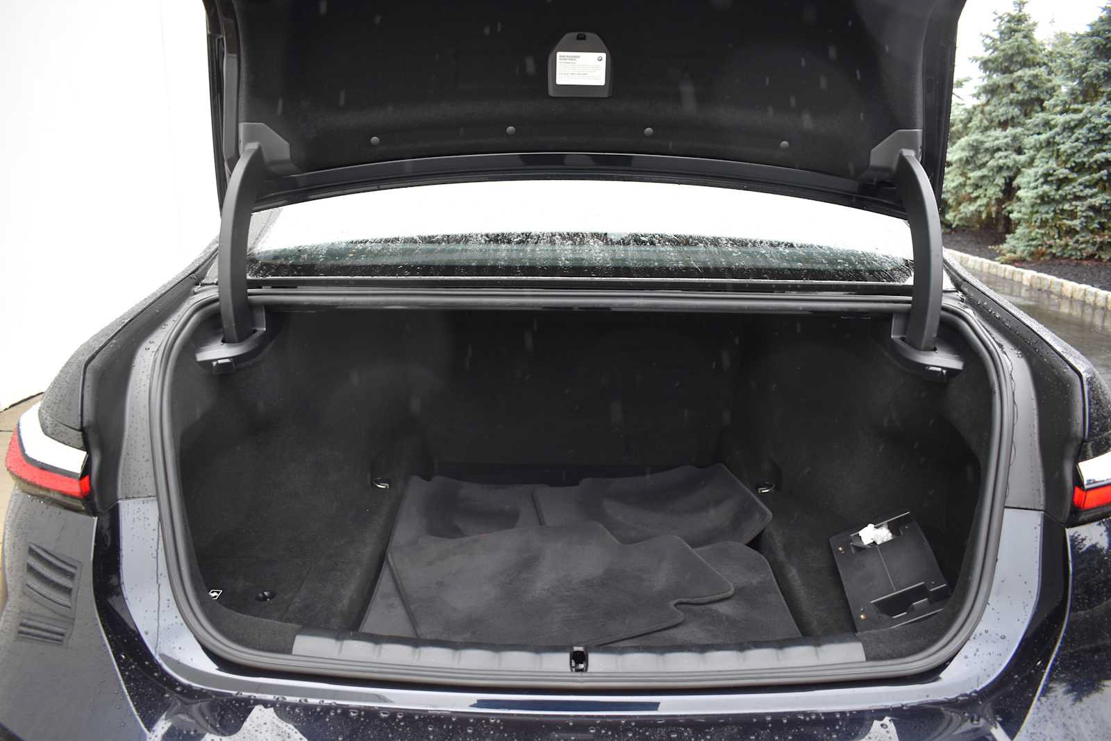 Used 2024 BMW 760i xDrive AWD/4WD image 8