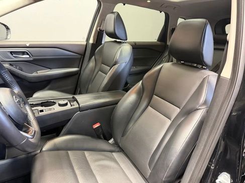 Used 2021 Nissan Rogue SV w/ Premium Package image 16