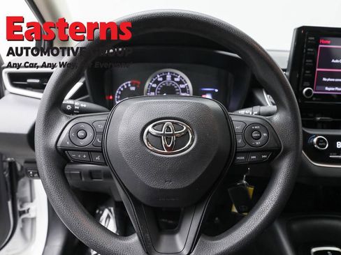 Used 2022 Toyota Corolla LE FWD image 10