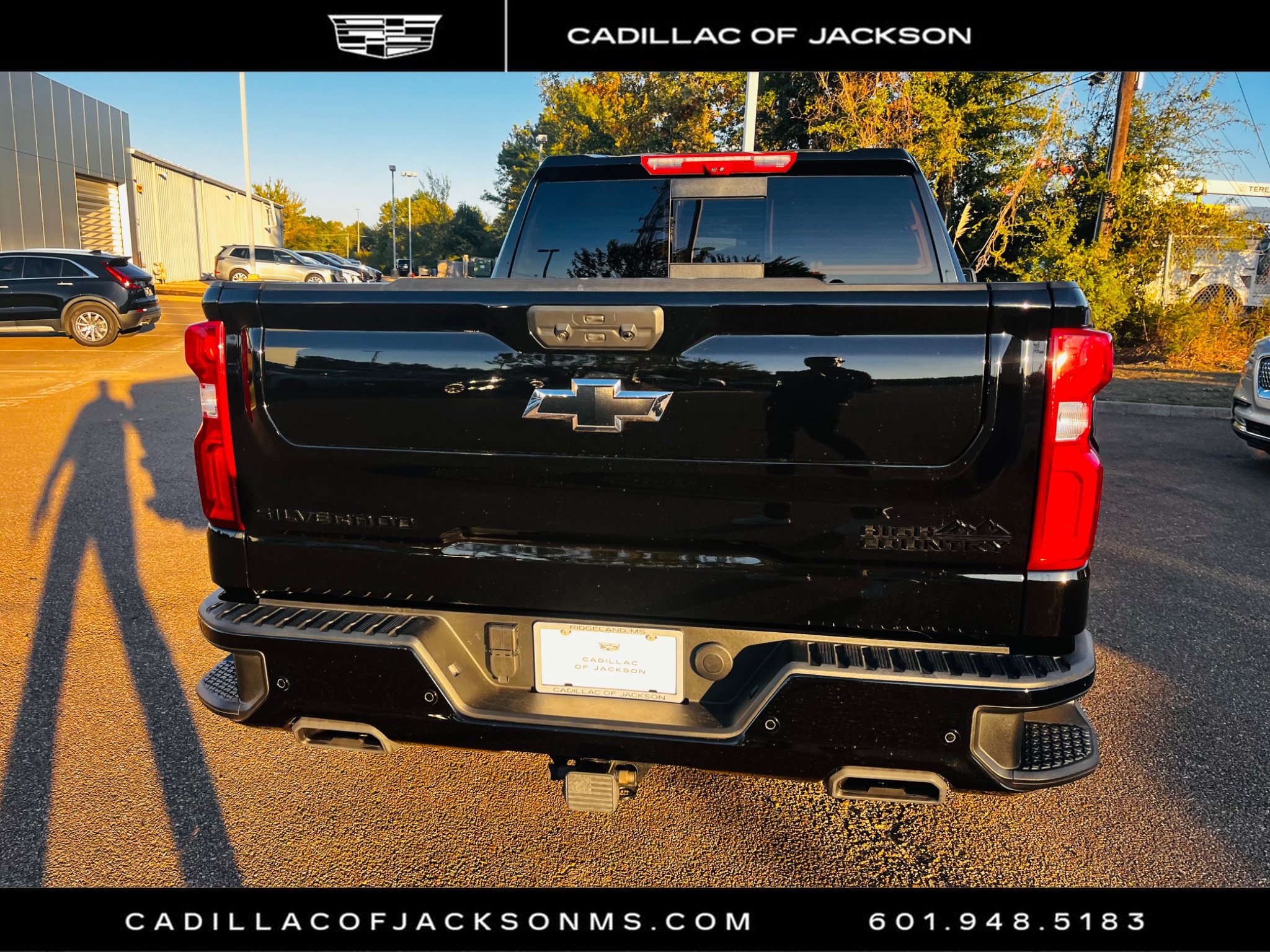 Used 2025 Chevrolet Silverado 1500 High Country w/ Midnight Edition AWD/4WD image 7