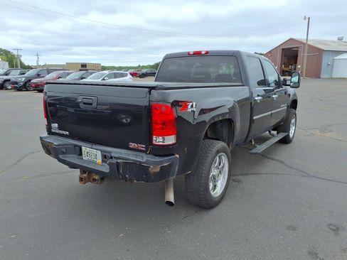 Used 2013 GMC Sierra 2500 Denali w/ Suspension Package, Off-Road image 6