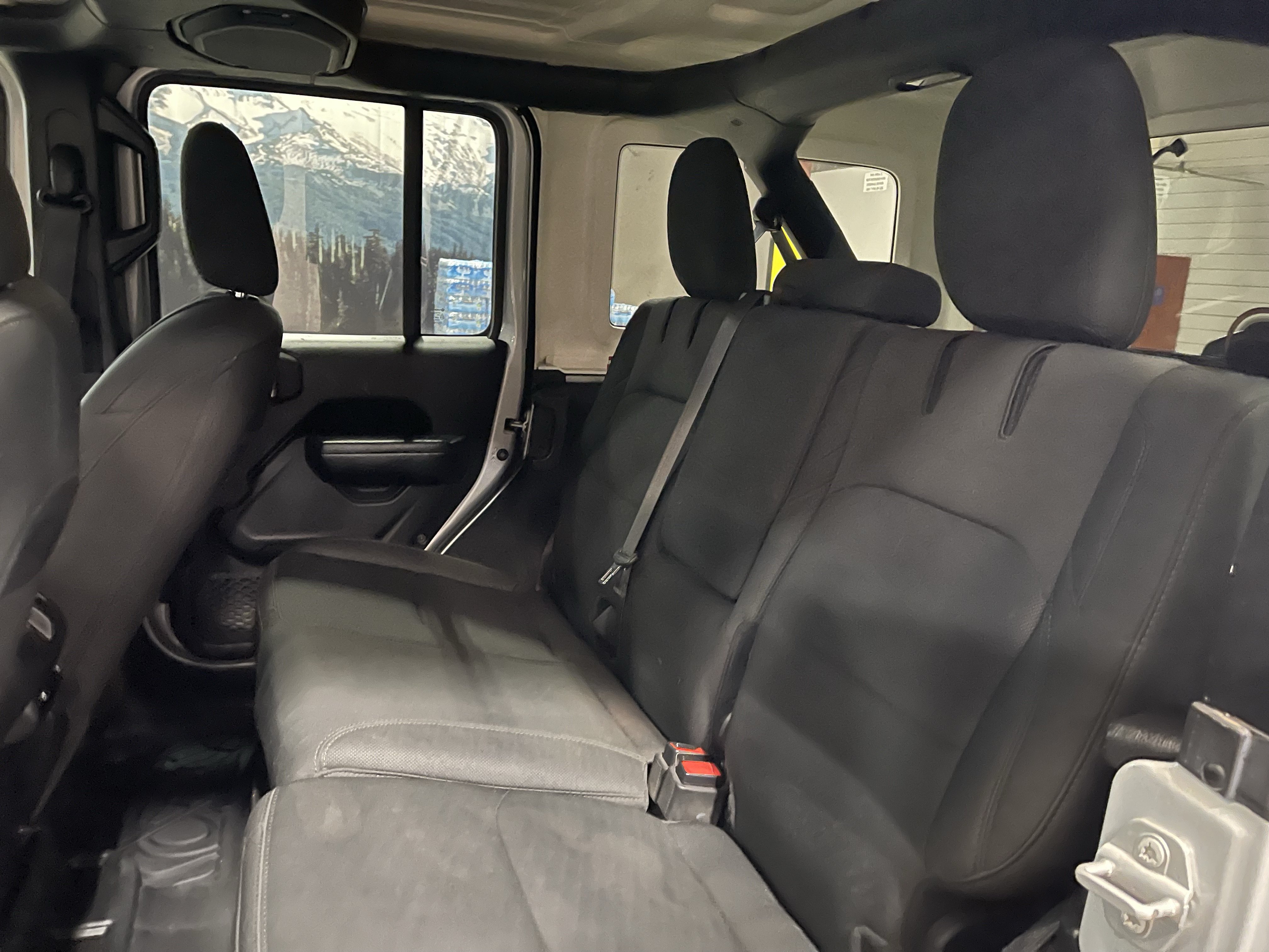 Used 2023 Jeep Wrangler Unlimited AWD/4WD image 16