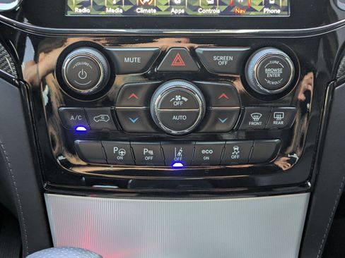 Used 2019 Jeep Grand Cherokee Trackhawk AWD/4WD image 19