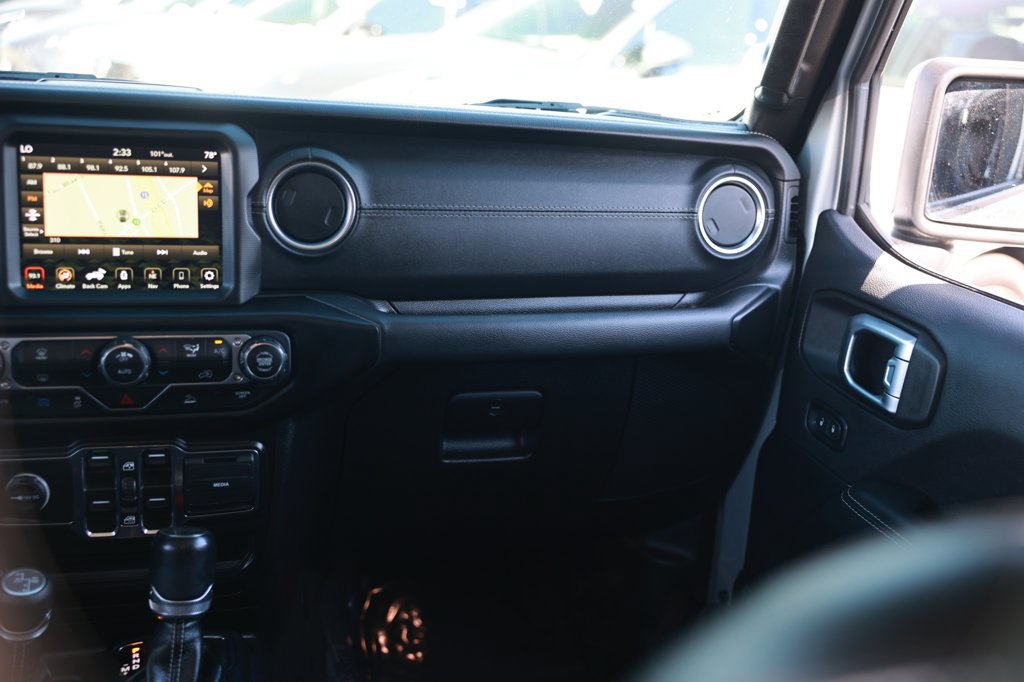 Used 2022 Jeep Wrangler Unlimited Sahara AWD/4WD image 31
