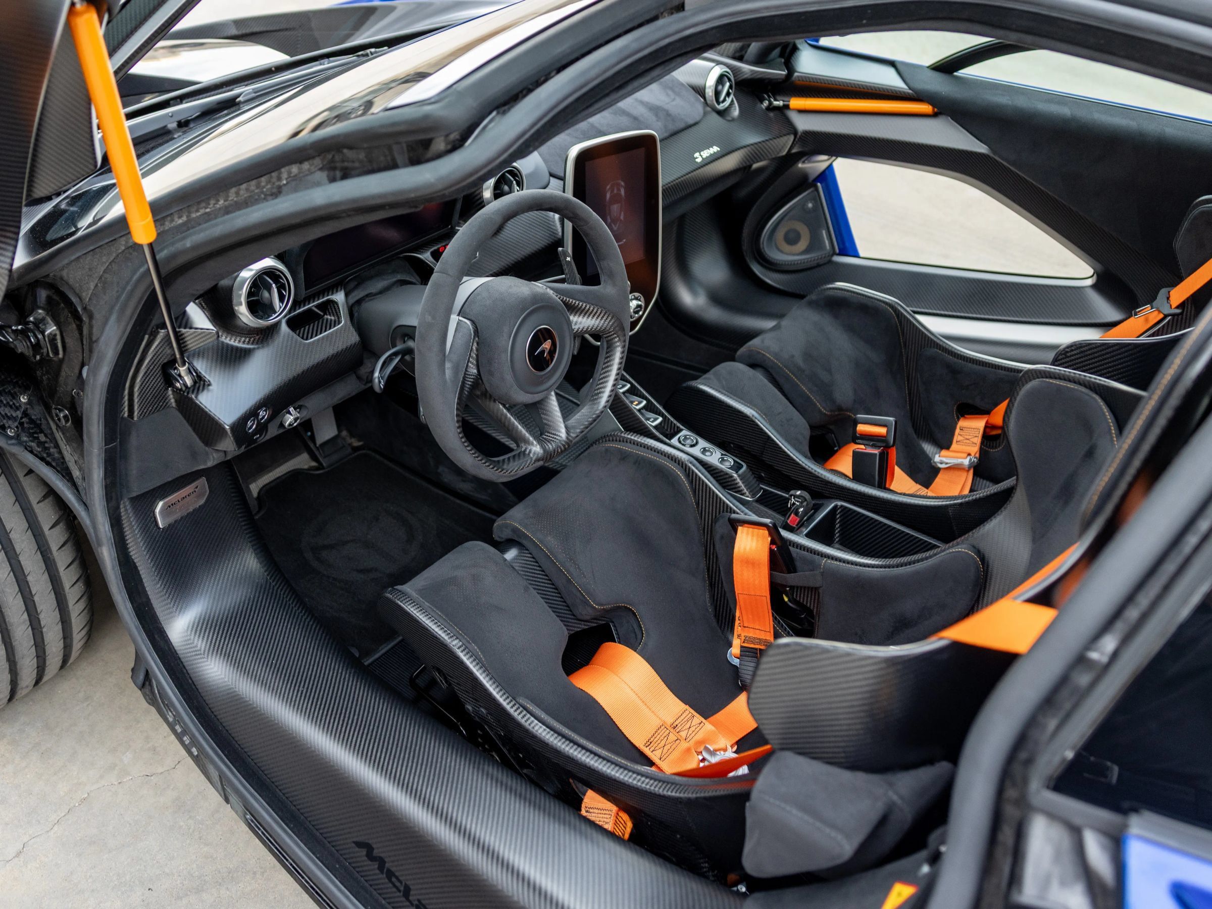 Used 2019 McLaren Senna RWD image 10