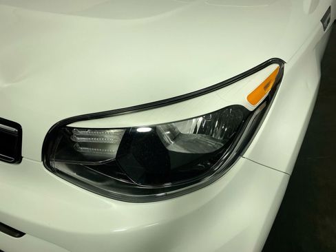 Used 2018 Kia Soul + image 28