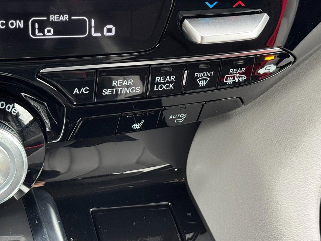 Certified 2026 Acura MDX w/ Technology Package AWD/4WD image 29