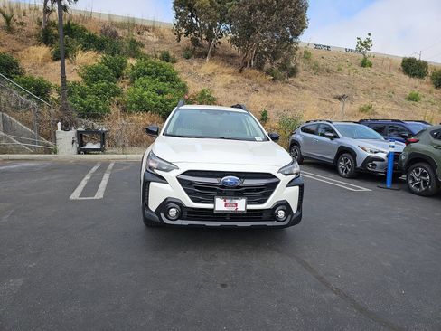 Used 2023 Subaru Outback Premium AWD/4WD image 2