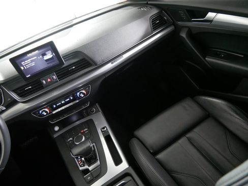 Used 2020 Audi Q5 2.0T Premium AWD/4WD image 11