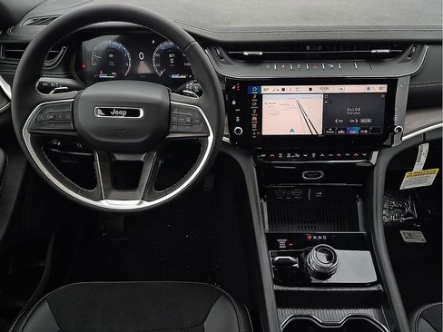 New 2026 Jeep Grand Cherokee Altitude AWD/4WD image 11