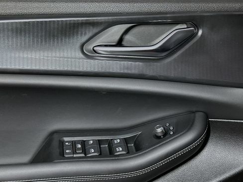 New 2025 Jeep Grand Cherokee L Altitude AWD/4WD image 13