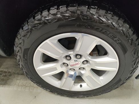 Used 2016 GMC Sierra 1500 SLE w/ SLE Value Package image 4