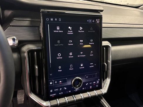 Used 2025 GMC Acadia Elevation image 40