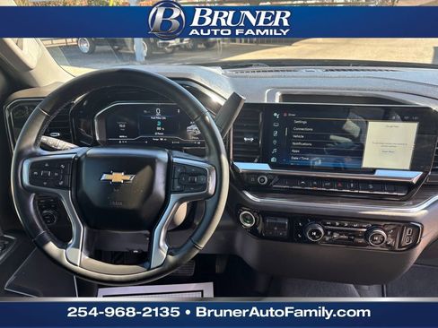 Used 2024 Chevrolet Silverado 1500 LT w/ Z71 Off-Road Package image 23