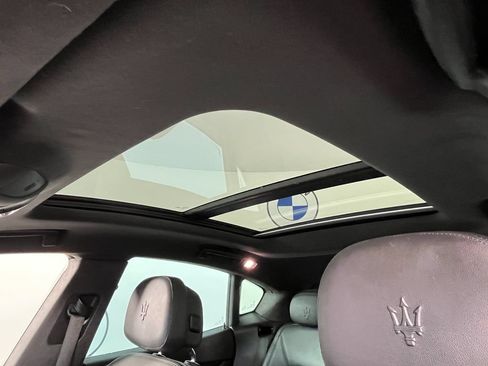 Used 2018 Maserati Levante AWD/4WD image 29