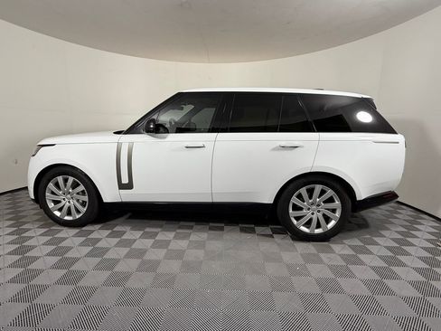 Used 2023 Land Rover Range Rover SE image 2