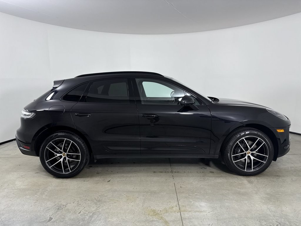 Certified 2023 Porsche Macan AWD/4WD image 8