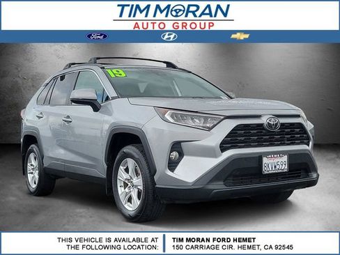 Used 2019 Toyota RAV4 XLE w/ Carpet Mat Package FWD image 1