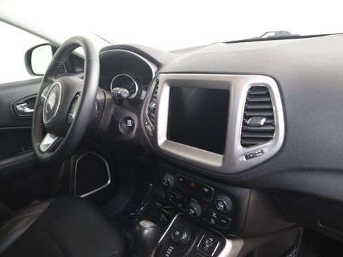 Used 2018 Jeep Compass Latitude w/ Popular Equipment Group image 38