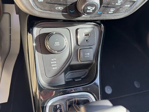 Used 2019 Jeep Compass Limited image 17