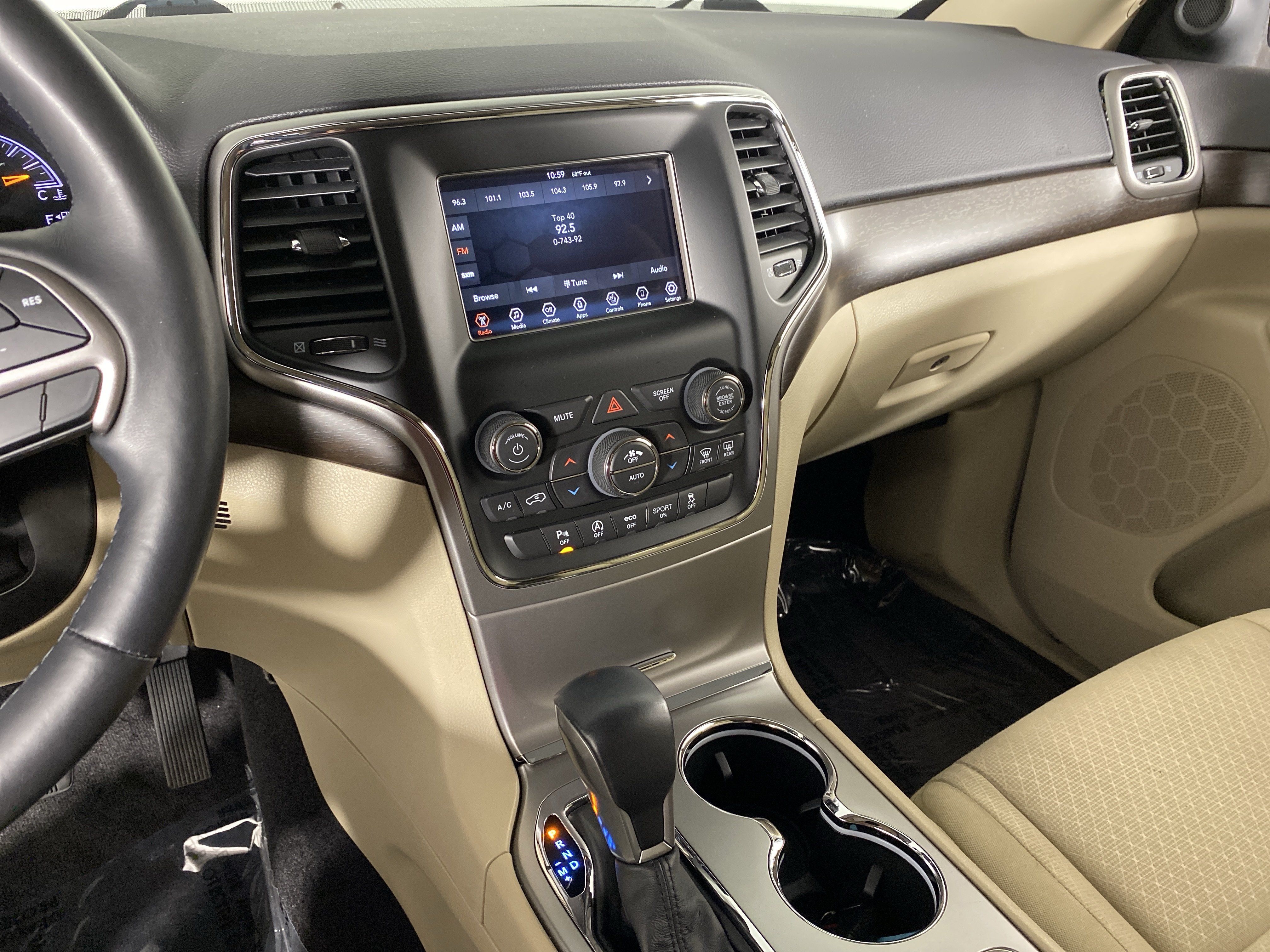 Used 2018 Jeep Grand Cherokee Laredo AWD/4WD image 27