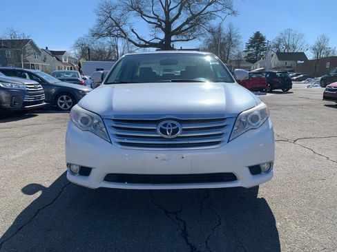 Used 2011 Toyota Avalon image 2