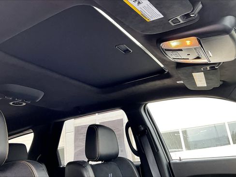 Used 2023 Dodge Durango R/T w/ Hemi Orange Plus Package AWD/4WD image 30