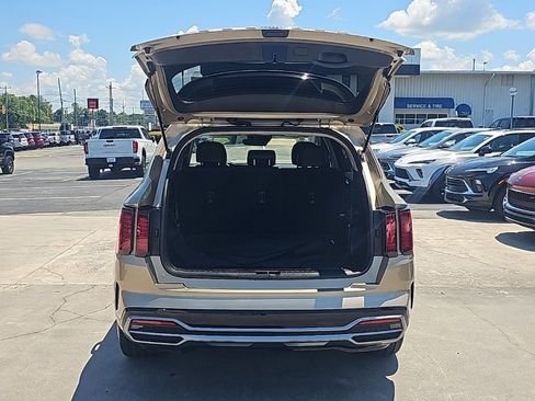 Used 2021 Kia Sorento S image 6