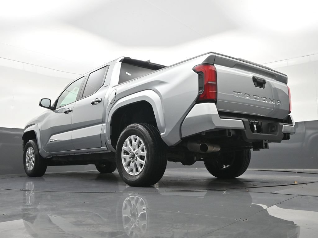 Used 2025 Toyota Tacoma SR5 RWD image 27