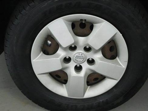 Used 2014 Nissan Rogue S w/ Convenience Package AWD/4WD image 36