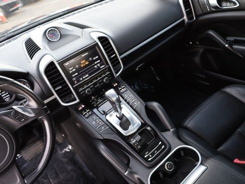 Used 2013 Porsche Cayenne Diesel AWD/4WD image 32