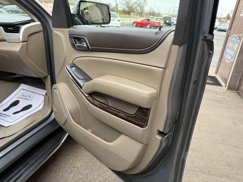 Used 2019 GMC Yukon XL SLT w/ Premium Edition AWD/4WD image 40