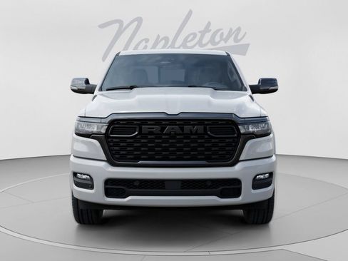 New 2026 RAM 1500 4x4 Crew Cab image 7