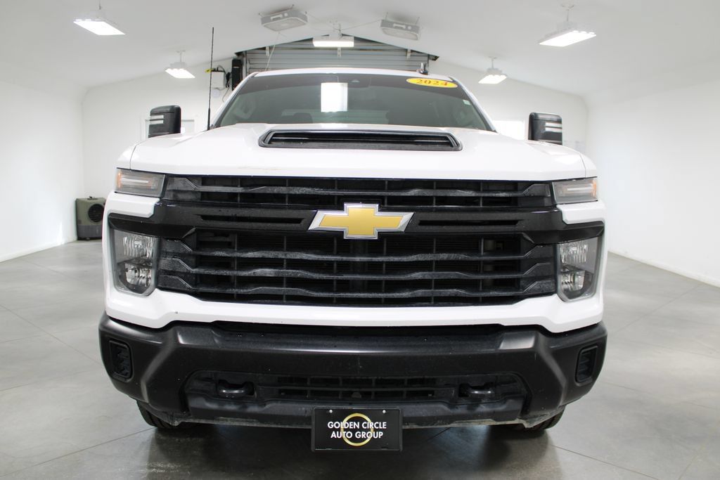 Used 2024 Chevrolet Silverado 2500 W/T w/ WT Convenience Package AWD/4WD image 3