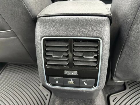 Used 2017 Volkswagen Passat 1.8T SE FWD image 17