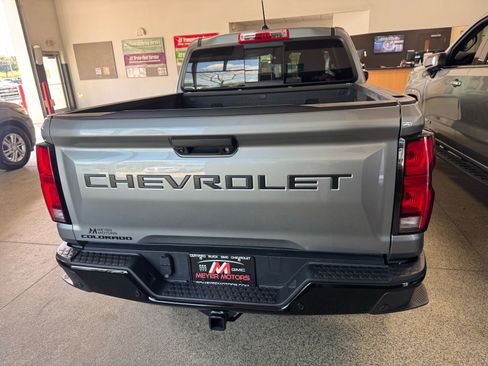 Used 2024 Chevrolet Colorado Z71 w/ Z71 Convenience Package 2 AWD/4WD image 6