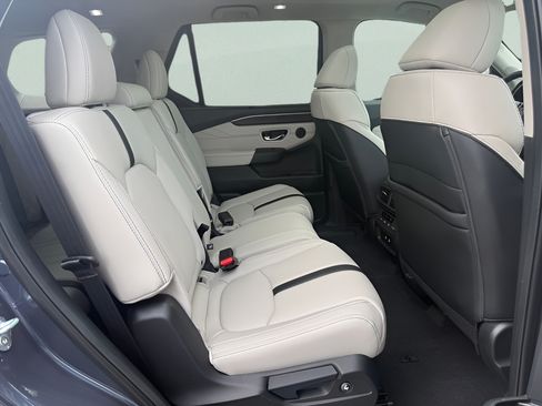 New 2026 Honda Pilot Touring image 14