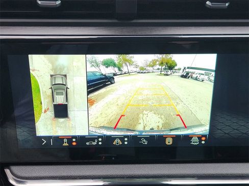 Used 2024 GMC Sierra 1500 AT4 w/ Technology Package image 15