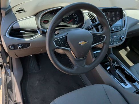 Used 2025 Chevrolet Malibu LT FWD image 14