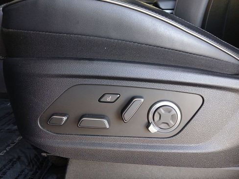 Used 2023 Hyundai Palisade Calligraphy image 16