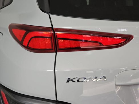 Used 2022 Hyundai Kona Limited AWD/4WD image 27