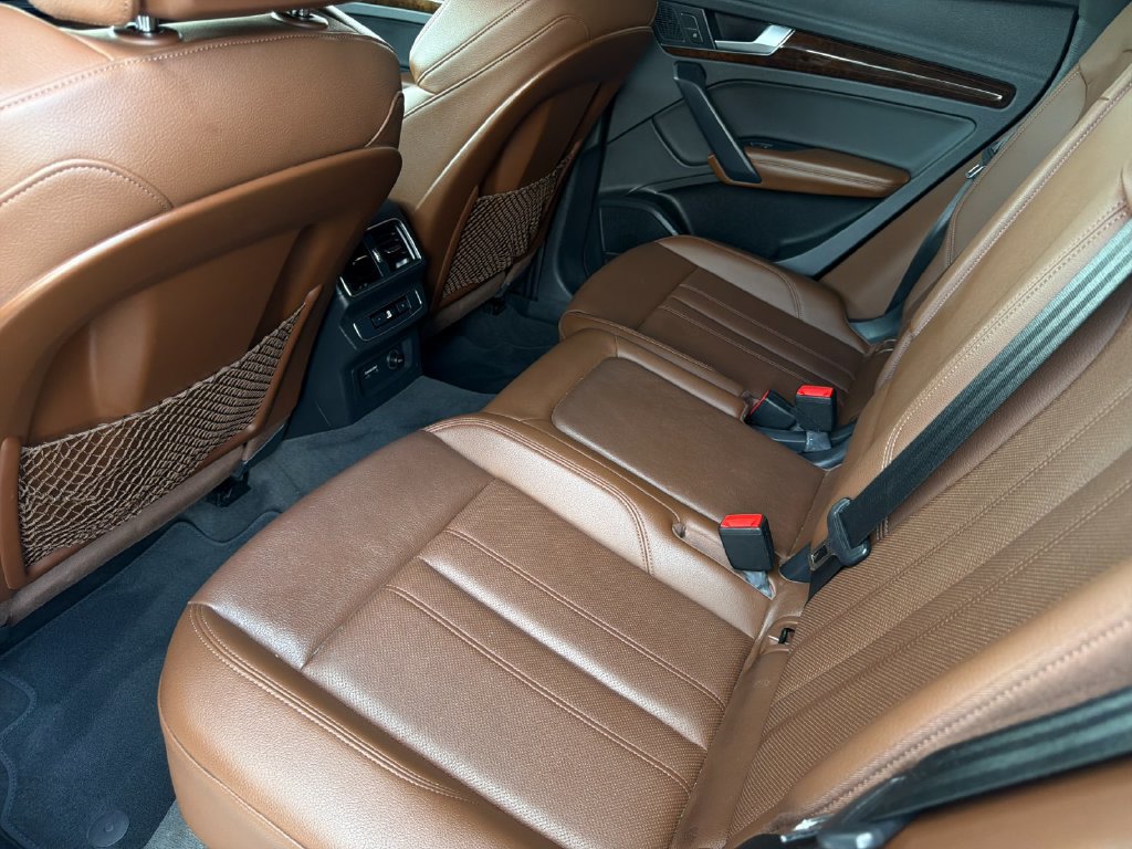 Used 2019 Audi Q5 2.0T Premium Plus w/ Premium Plus Package AWD/4WD image 12