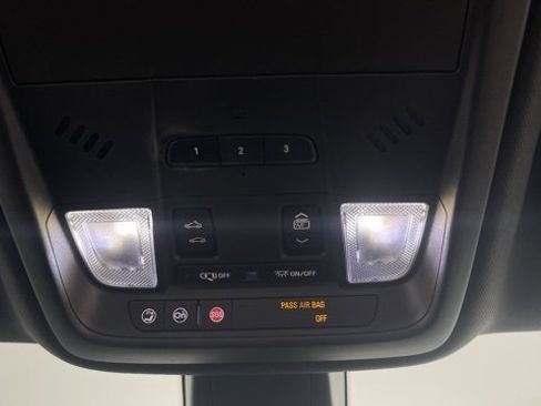 Used 2017 Cadillac XT5 Luxury w/ Driver Awareness Package image 42