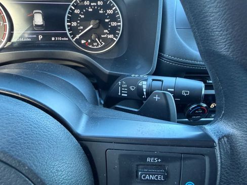 Used 2024 Nissan Rogue SV FWD image 18