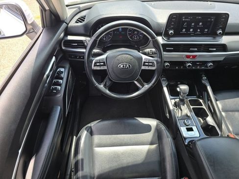 Used 2020 Kia Telluride S w/ S 8 Passenger Seating Package AWD/4WD image 25